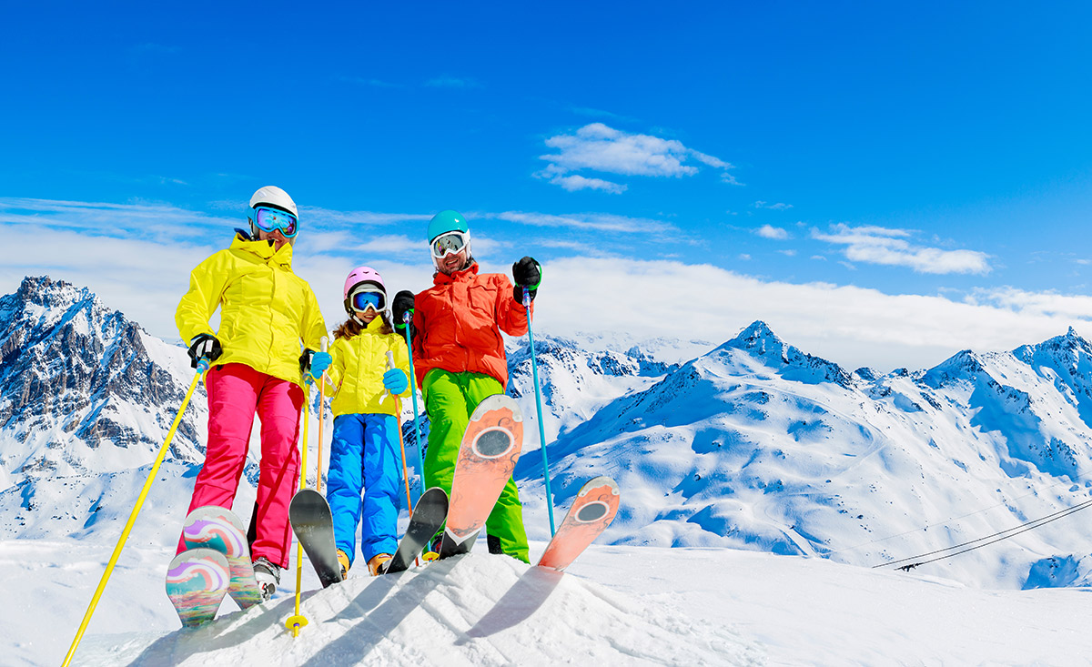 Passende Ski für den Skiurlaub in den Alpen