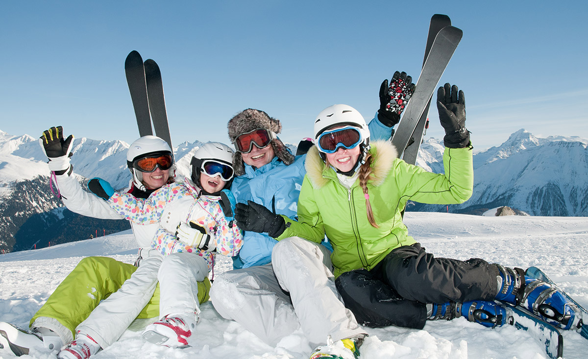 Warum Aufwärmen vor dem Skitag für Kinder und Eltern wichtig ist